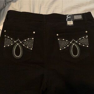 Earl Jeans Black capri pants. Size 18W.